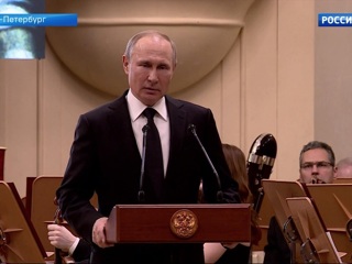 Владимир Путин почтил память первого мэра Санкт-Петербурга Анатолия Собчака