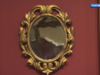 Зеркала на выставке “Эпохи миг в зеркальном отражении”