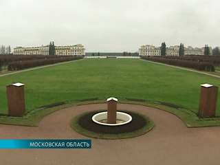 Кукольные изображения русских монархов - на выставке в Архангельском