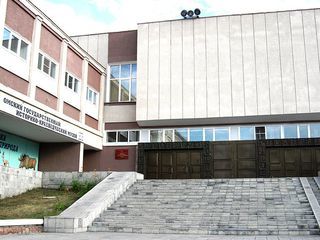 Выставка живописи и графики художников-авангардистов открылась в Омске