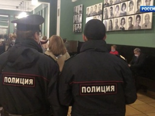 В Москве провели беседы с пожилыми гостями театров, не соблюдающими домашний режим