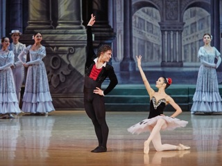 Прямая трансляция балета «Дон Кихот» из Новосибирского театра оперы и балета