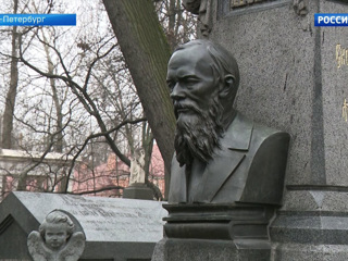 В Петербурге после реставрации открыли надгробный памятник Федору Достоевскому