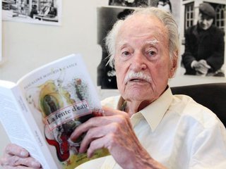 Умер литературный критик Морис Надо