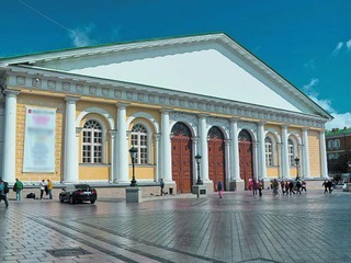Московский Манеж с главными музеями столицы связал... самокат