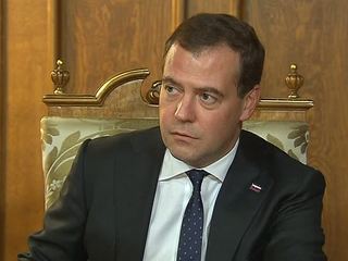 Медведев поздравил с юбилеем народного артиста России Валерия Хлевинского