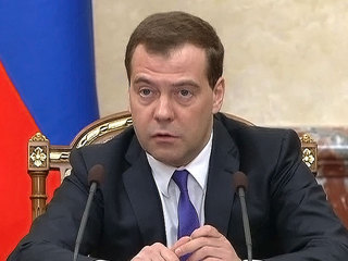 Премьер-министр России поздравил Фазиля Искандера с 85-летием