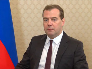 Медведев - о необходимости уберечь памятники истории от нелегального строительства