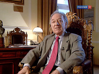 Юрий Темирканов принял в дар уникальную скрипку