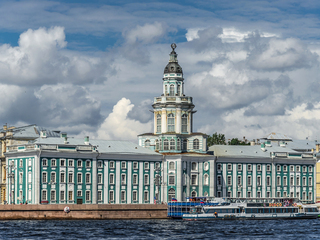 Владимир Путин поздравил коллектив Музея антропологии и этнографии имени Петра Великого с юбилеем