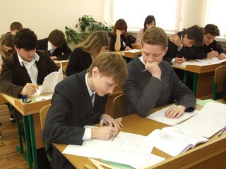 Многие вузы не проверяли сочинения абитуриентов, поставив фиксированный балл