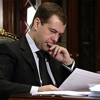 Медведев обсудил по телефону с и.о. премьера Армении ситуацию в республике Медведев обсудил по телефону с и.о. премьера Армении ситуацию в республике