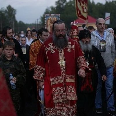 В Екатеринбурге почтили память царской семьи Крестным ходом В Екатеринбурге почтили память царской семьи Крестным ходом