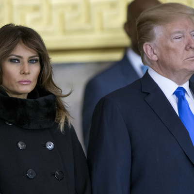 Дональд Трамп заменил в Белом доме мебель, которую выбрала его жена Меланья перед своим переездом из Нью-Йорка Дональд Трамп заменил в Белом доме мебель, которую выбрала его жена Меланья перед своим переездом из Нью-Йорка