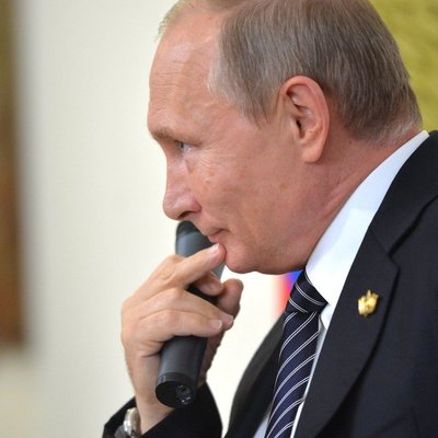 Путин поручил не допускать крупных задолженностей по зарплате на предприятиях Путин поручил не допускать крупных задолженностей по зарплате на предприятиях