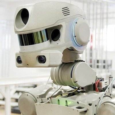 Корабль с роботом-космонавтом Корабль с роботом-космонавтом