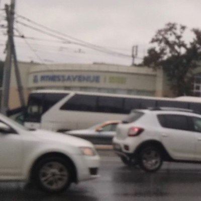 На востоке Москвы туристический автобус врезался в мачту городского освещения На востоке Москвы туристический автобус врезался в мачту городского освещения