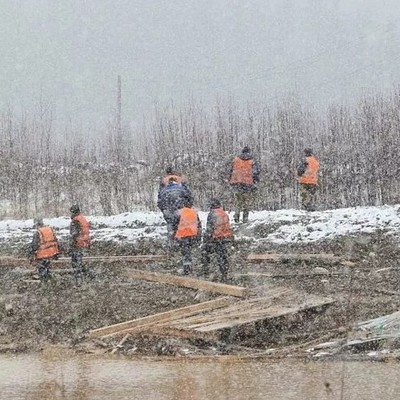 Губернатор Красноярского края доложил Путину о ходе ликвидации последствий ЧП Губернатор Красноярского края доложил Путину о ходе ликвидации последствий ЧП