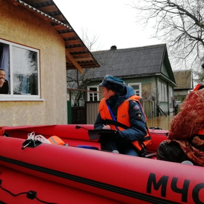 Уровни воды в озере Ильмень и реке Волхов из-за дождей достигли критических отметок Уровни воды в озере Ильмень и реке Волхов из-за дождей достигли критических отметок