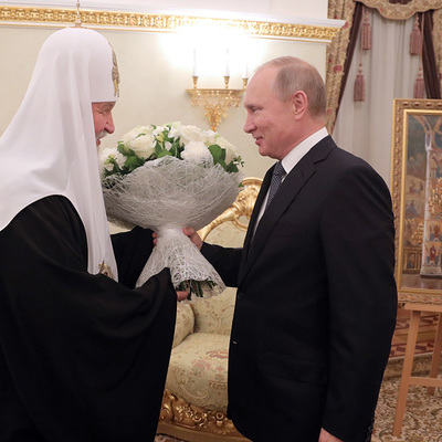 Путин лично поздравил патриарха Московского и всея Руси Кирилла с днем рождения Путин лично поздравил патриарха Московского и всея Руси Кирилла с днем рождения