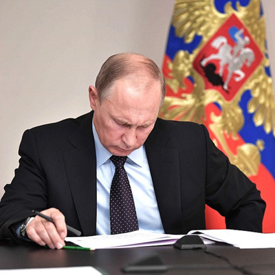 Владимир Путин обратился к россиянам в связи с распространением коронавируса. Главные тезисы Владимир Путин обратился к россиянам в связи с распространением коронавируса. Главные тезисы