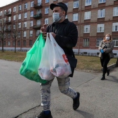 Путин ввел возможность награждать волонтеров знаками отличия Путин ввел возможность награждать волонтеров знаками отличия