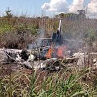 Самолет с футболистами разбился в Бразилии Самолет с футболистами разбился в Бразилии