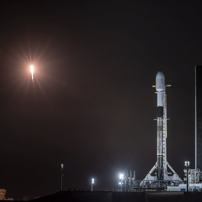 Ракета-носитель Falcon 9 вывела на орбиту корабль Crew Dragon Ракета-носитель Falcon 9 вывела на орбиту корабль Crew Dragon