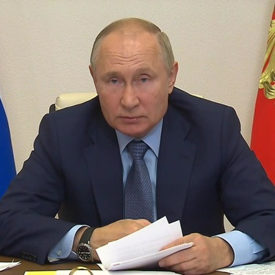 Путин поддержал предложение о нерабочих днях в РФ с 30 октября по 7 ноября Путин поддержал предложение о нерабочих днях в РФ с 30 октября по 7 ноября