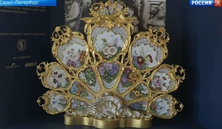В Петергофе показывают восстановленный фарфоровый камин императрицы Александры Фёдоровны