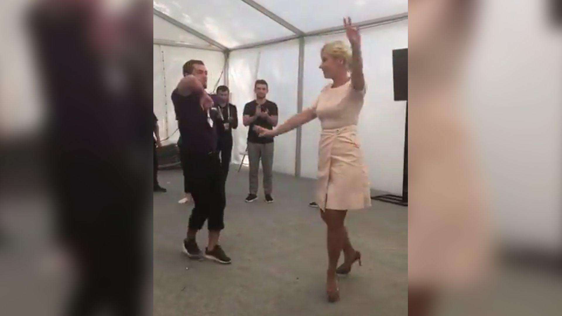 Захарова Мария МИД танцует