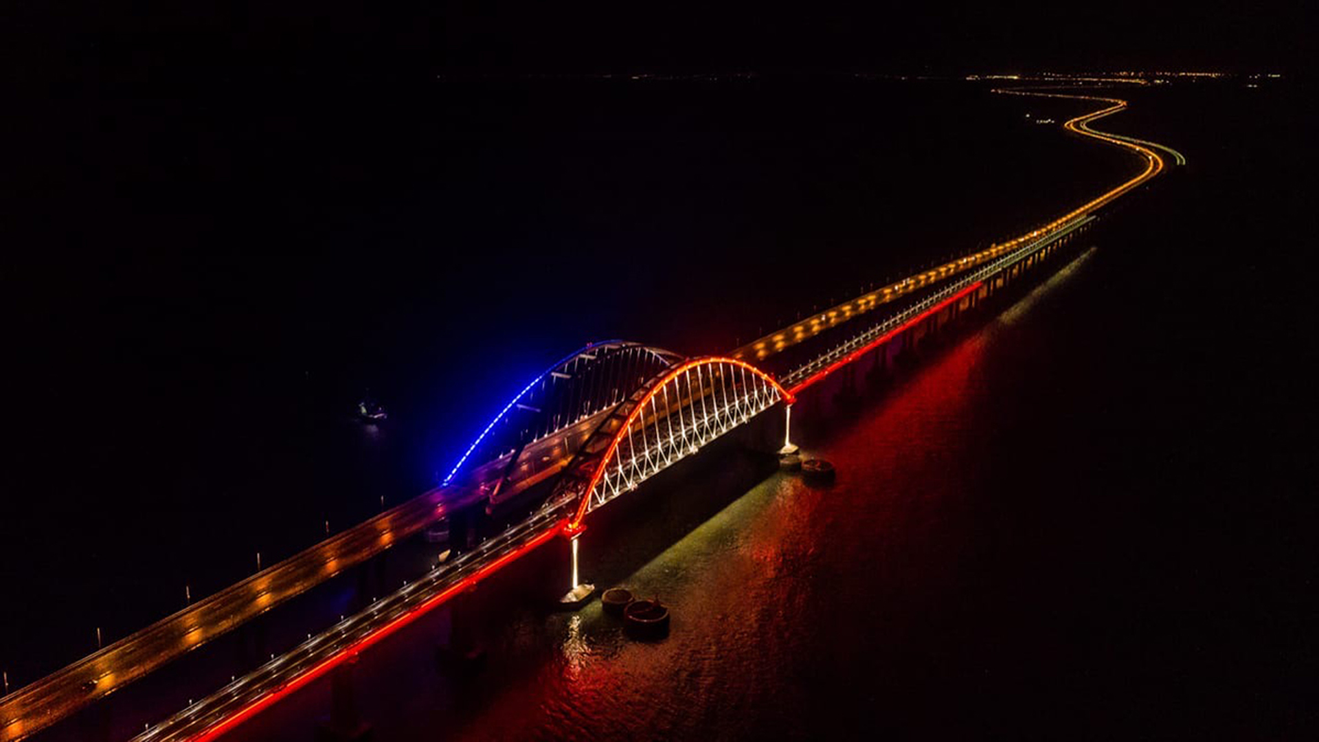 Крымский мост ночью