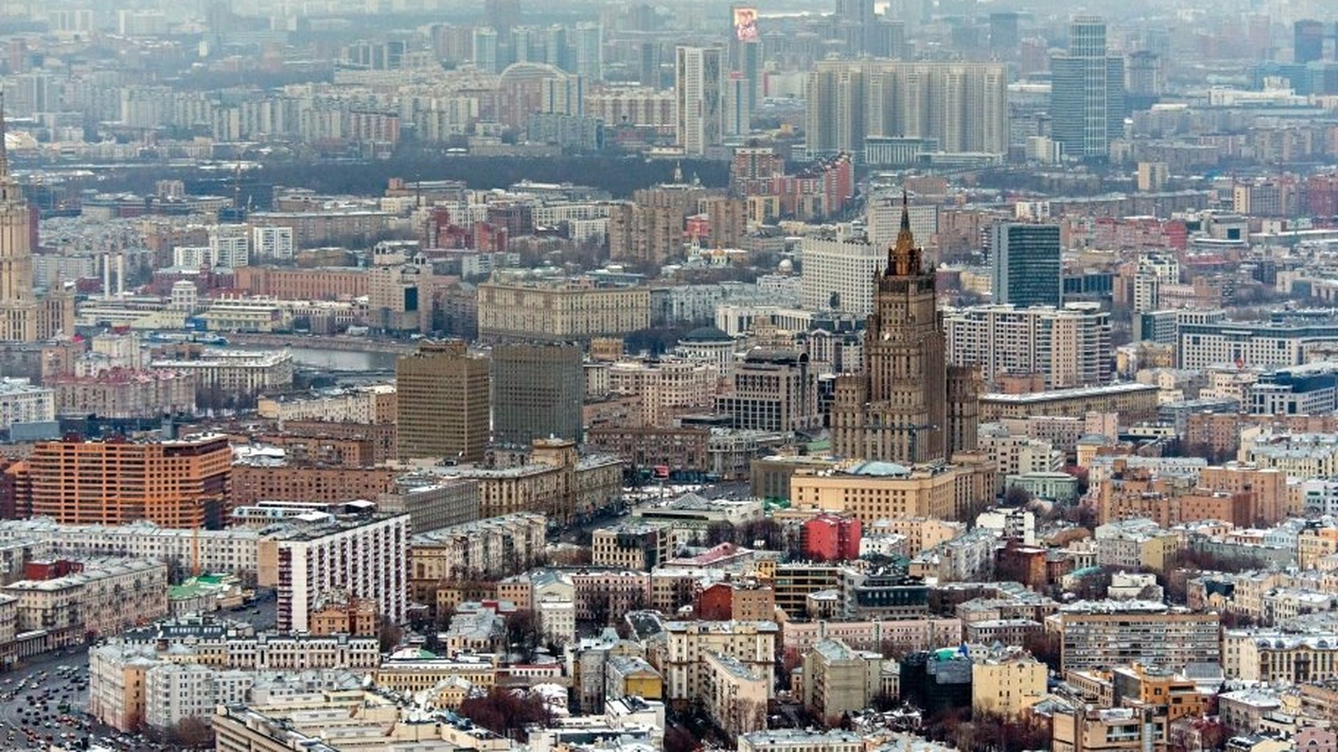 Где в москве самые дешевые. Центр Москвы сейчас. Москва сейчас. Центр Москвы 90 годов. Москва не центр.
