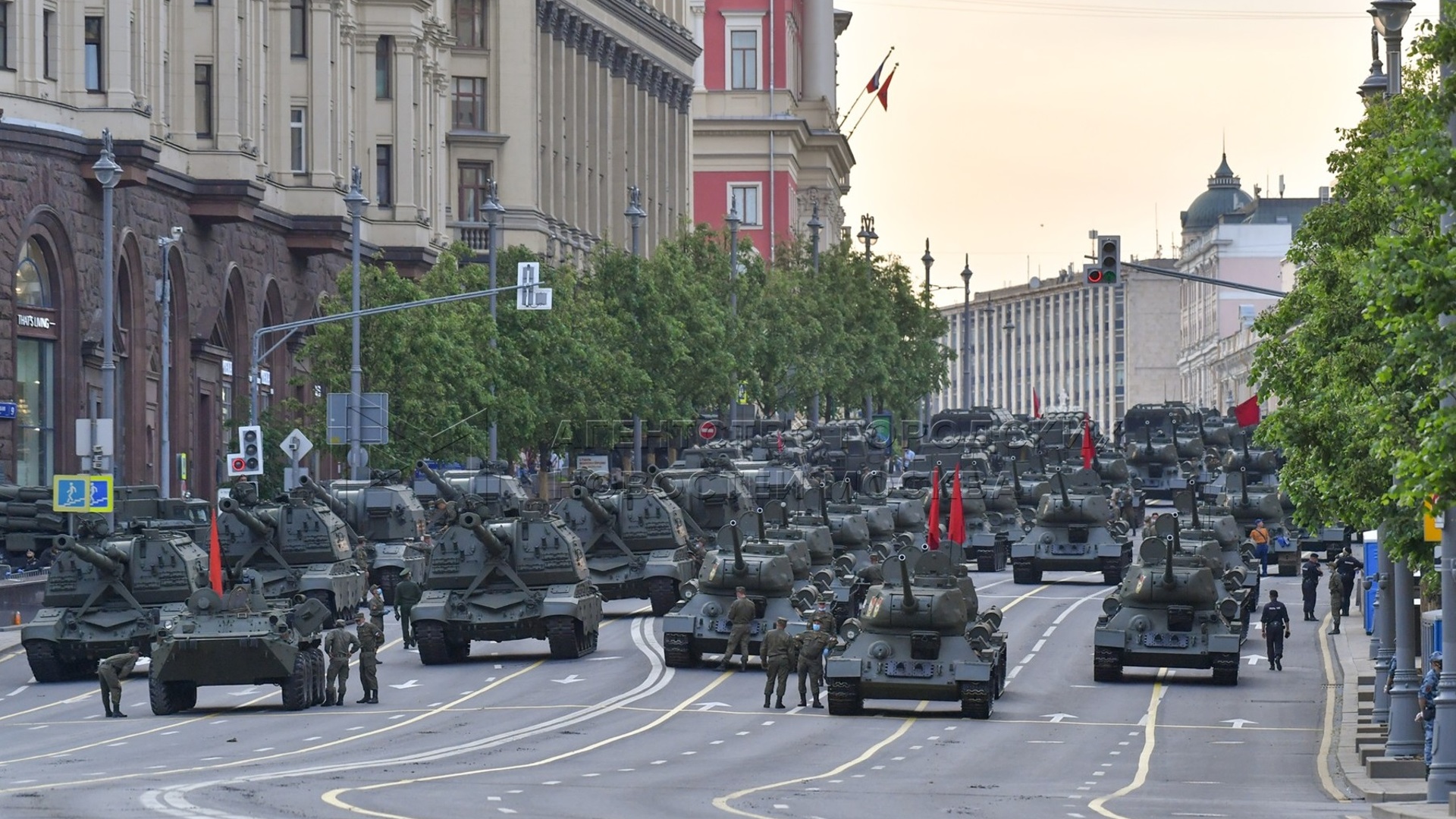 Парад техники на красной площади