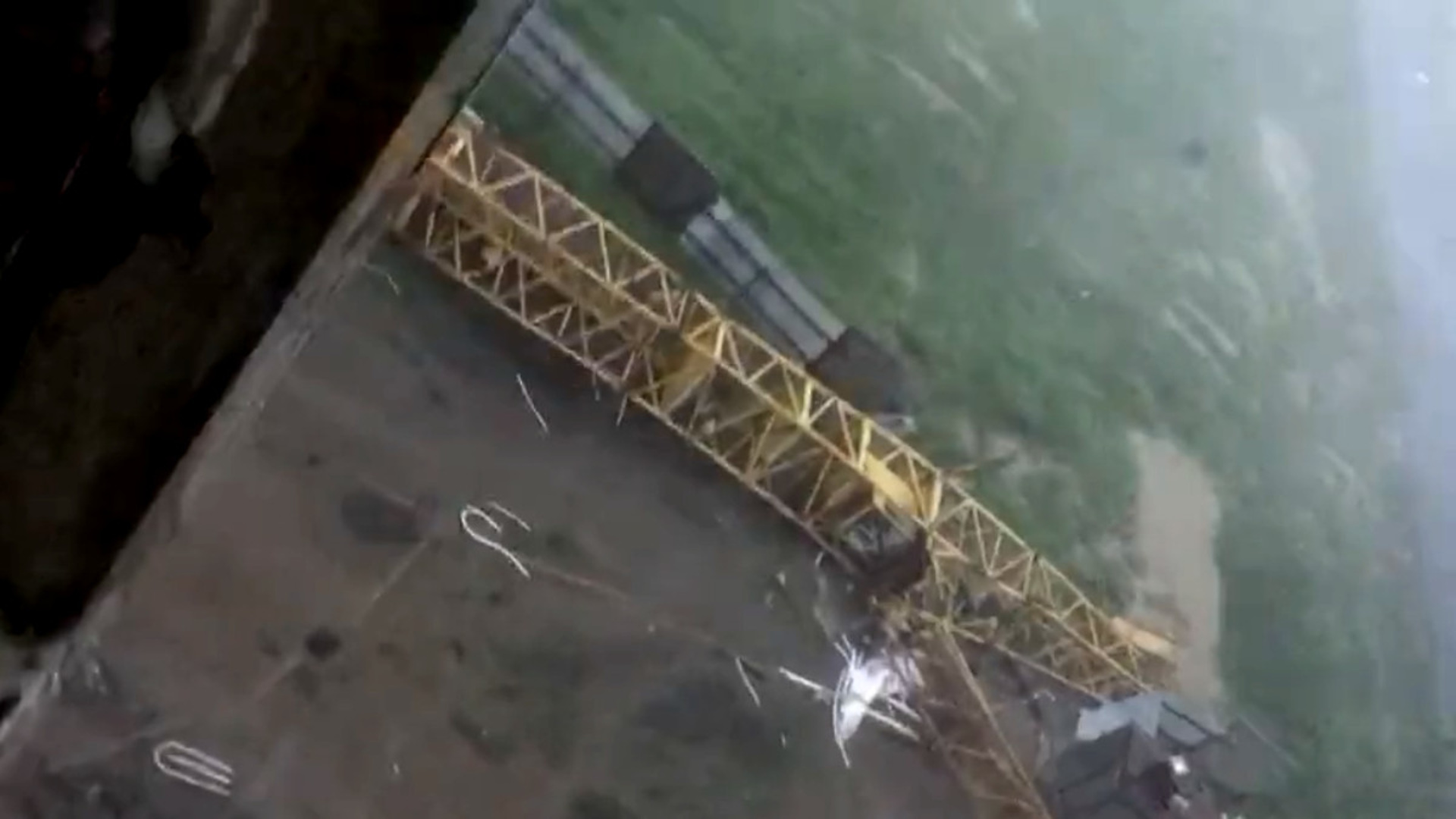 Падение башенного крана в Санкт-Петербурге