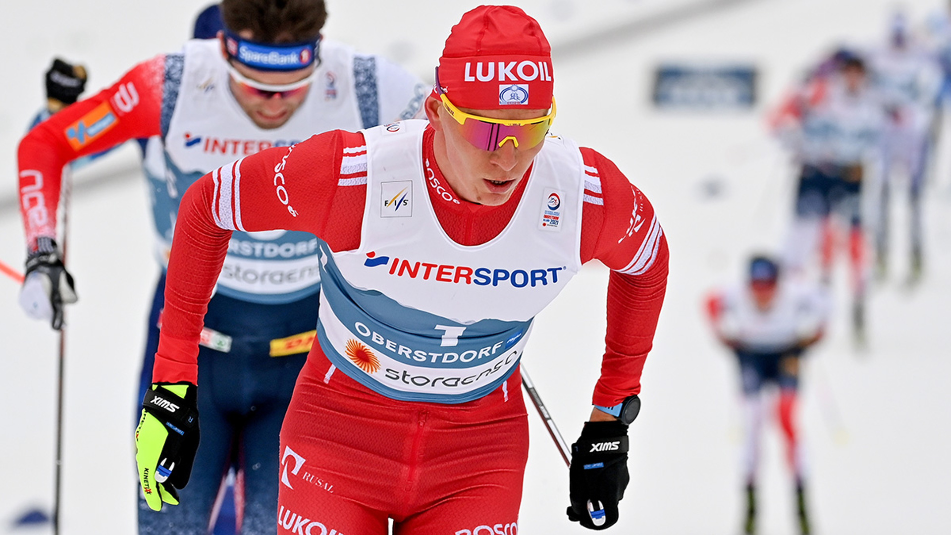 Лыжные гонки чемпионат россии командный спринт мужчины. Норвежские лыжники. Старт индивидуальной гонки Большунов.