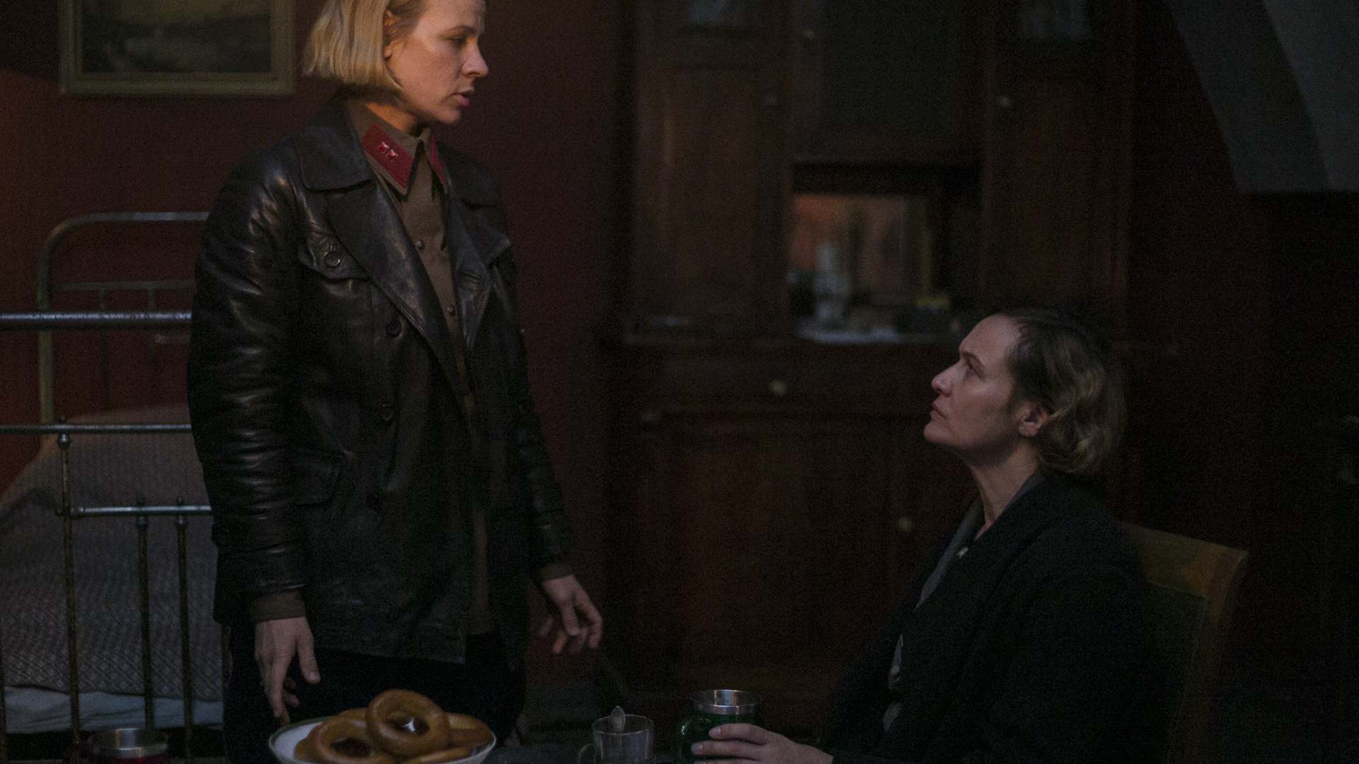 Кадры из сериала "Обитель"