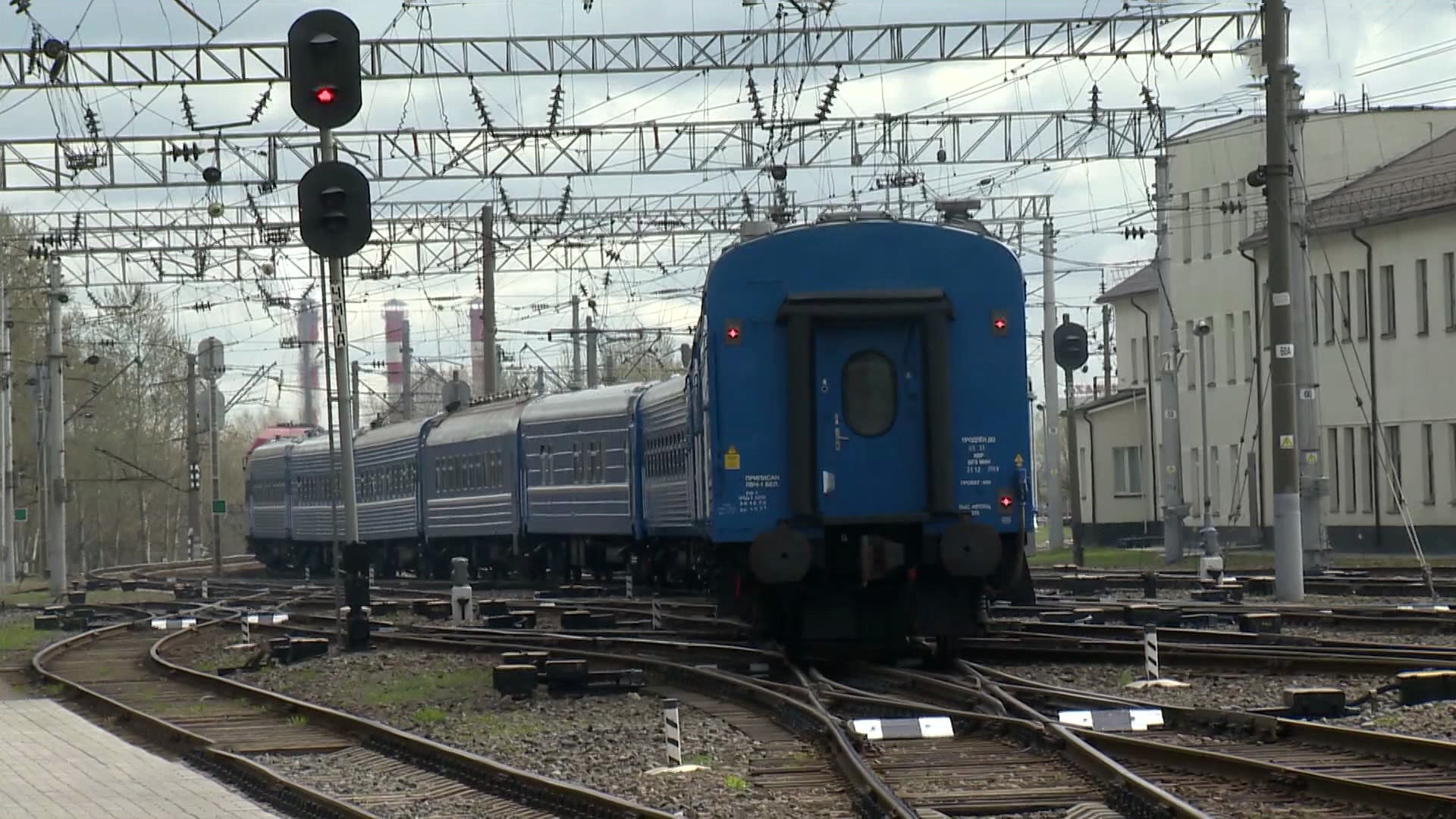 Минск адлер. Поезд столкнулся с поездом. Поезд Москва фото.