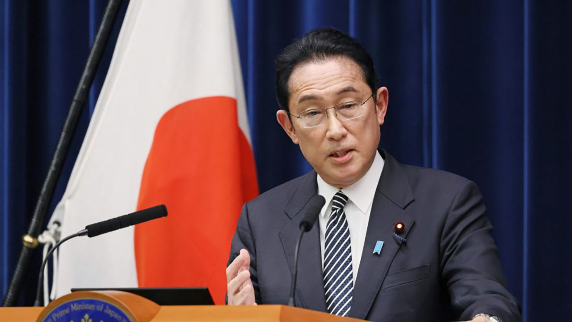 Япония ввела санкции против. Премьер Японии Кисида. Фумио Кисида Япония. Премьер министр Японии 2022. Премьер министр Японии 2019.