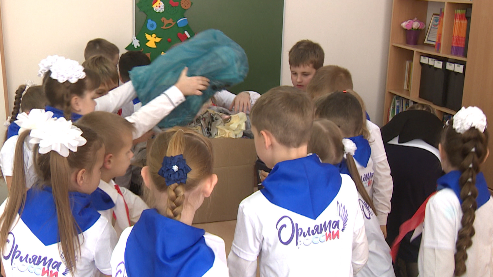 Круг добра орлёнок доброволец. Трекорлёнок – доброволец». Орленок доброволец. Трек орленок доброволец. Орленок волонтер.