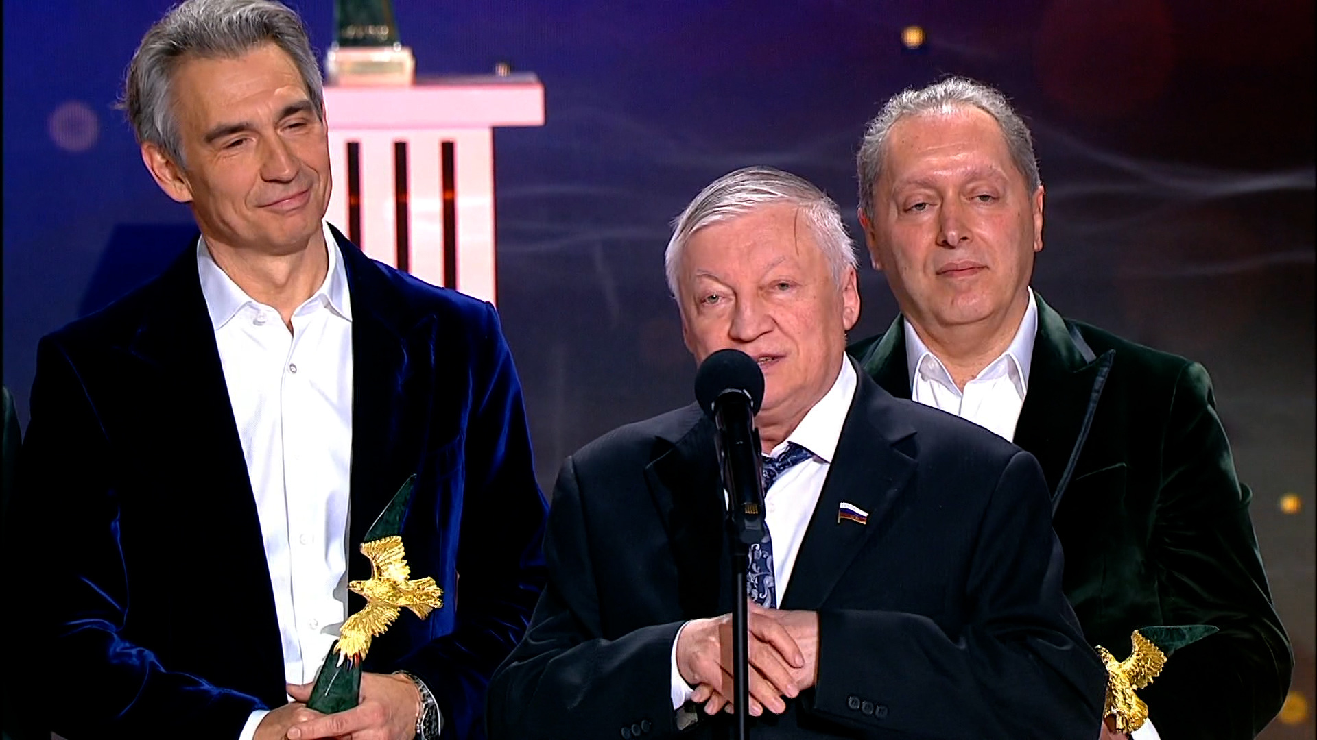 Гран-при "Золотого орла" получил "Чемпион мира"