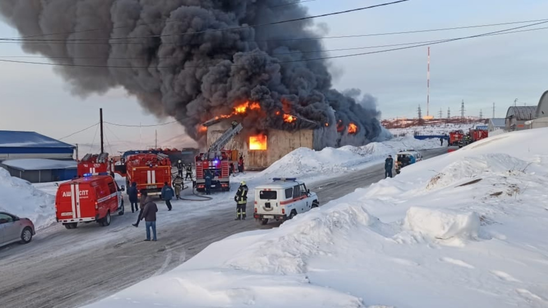 в марпосаде горел склад пиломатериалов