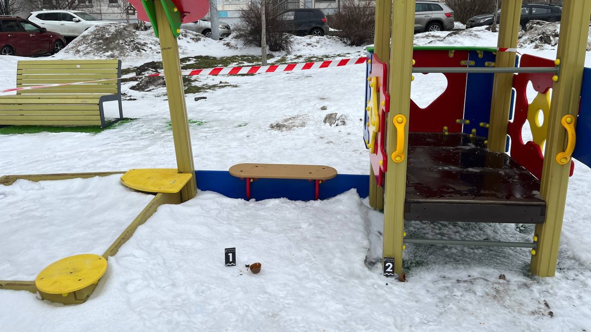 Площадка возле дома