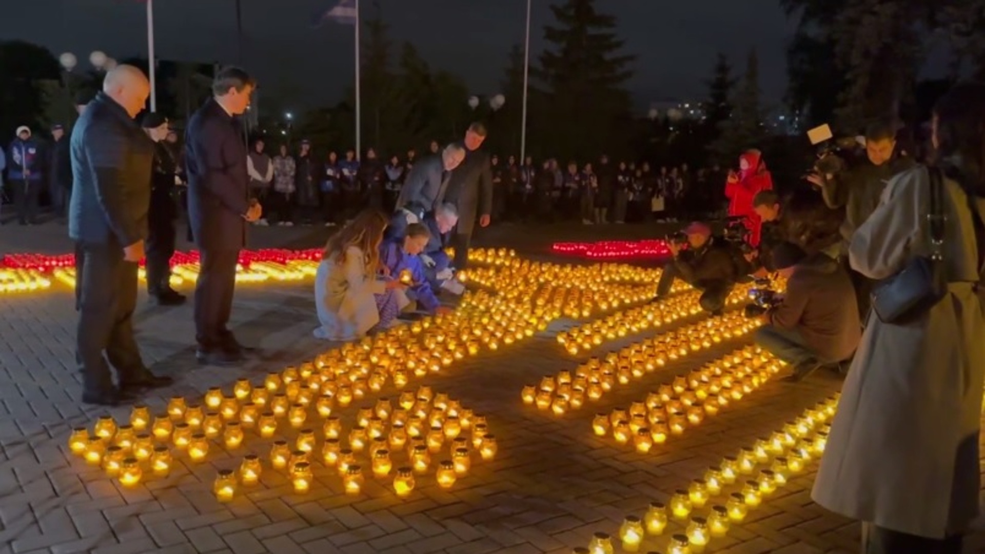 Картины из свечей на 22 июня