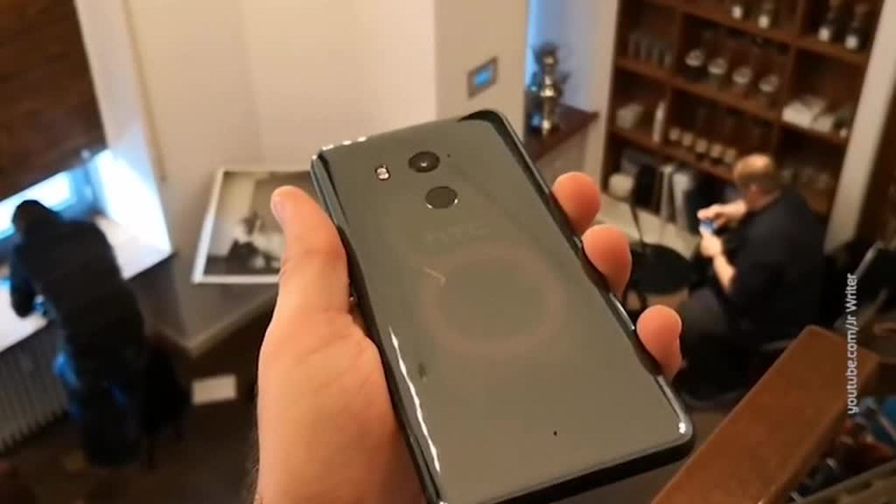 Вести.net: HTC сделала смартфон прозрачным