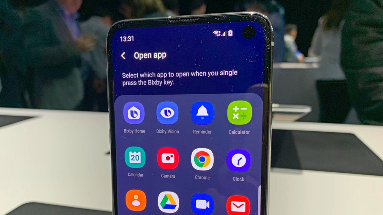 Samsung исправила бесполезную кнопку на своих смартфонах