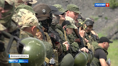 Донбасс воюет на двух фронтах