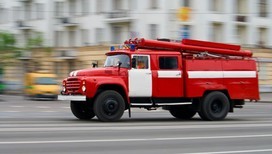 Чтобы купить для своего села пожарную машину, житель Свердловской области Дмитрий Чижов продал свой личный автомобиль