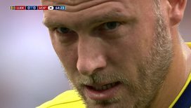 Шведы забивают первый мяч