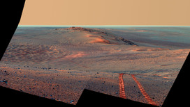 Ровер передал сотни тысяч фотографий Марса.